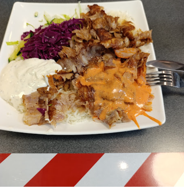 Ofenfrische Pizza mit Gouda-Käse